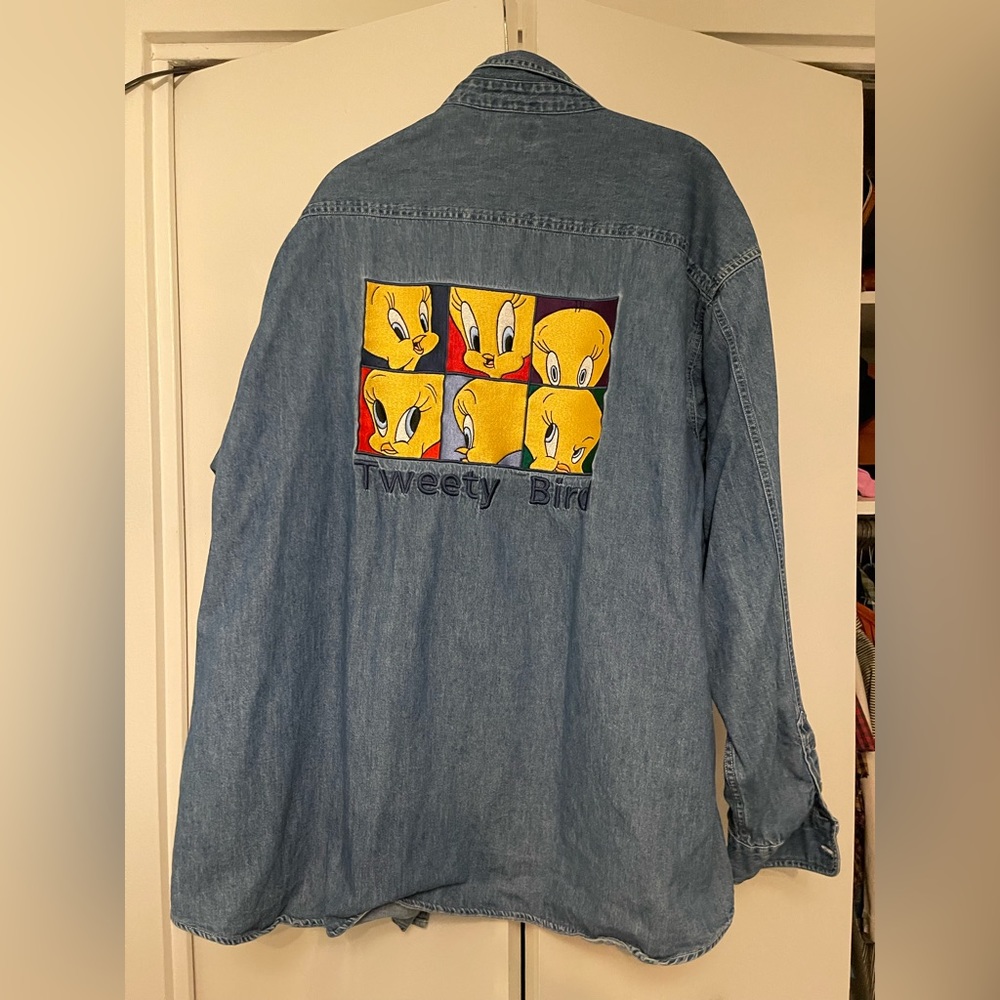 Rare 90’s Vintage Warner brothers looney tunes Tweety Bird denim button up
